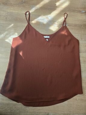 ARITZIA Babaton Everly Camisole V-Neck Sz M